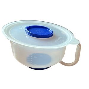 Vintage Tupperware Footed 3 Quart Mix-N-Stor Batter Bowl